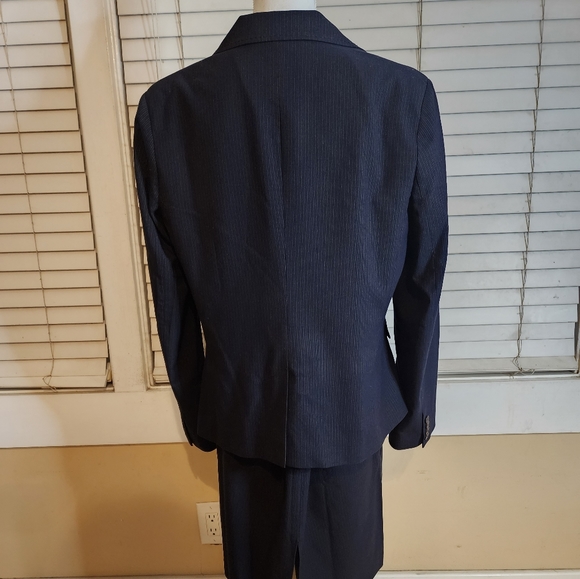 New York & Co Women's Two-piece Suit - Picture 7 of 14